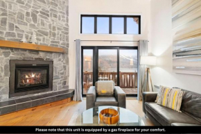 Country Chic Condo with Views of Mont-Tremblant